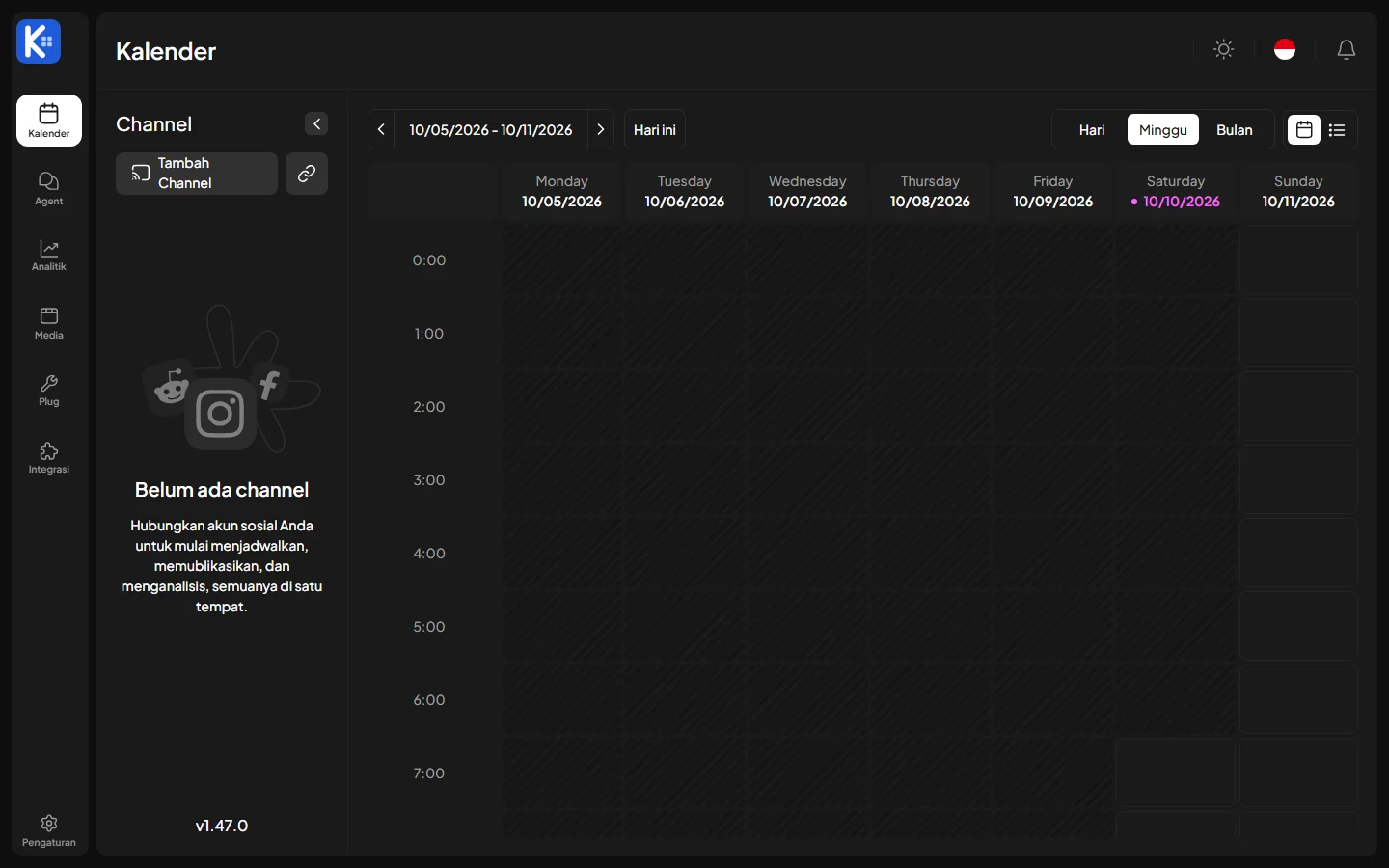 Tampilan menu Kalender di aplikasi Kelola Konten bertema gelap, tampilan Minggu untuk 5 sampai 11 Oktober 2026 dengan hari Sabtu 10 Oktober ditandai, panel kiri bertuliskan Belum ada channel dengan tombol Tambah Channel, dan versi v1.47.0